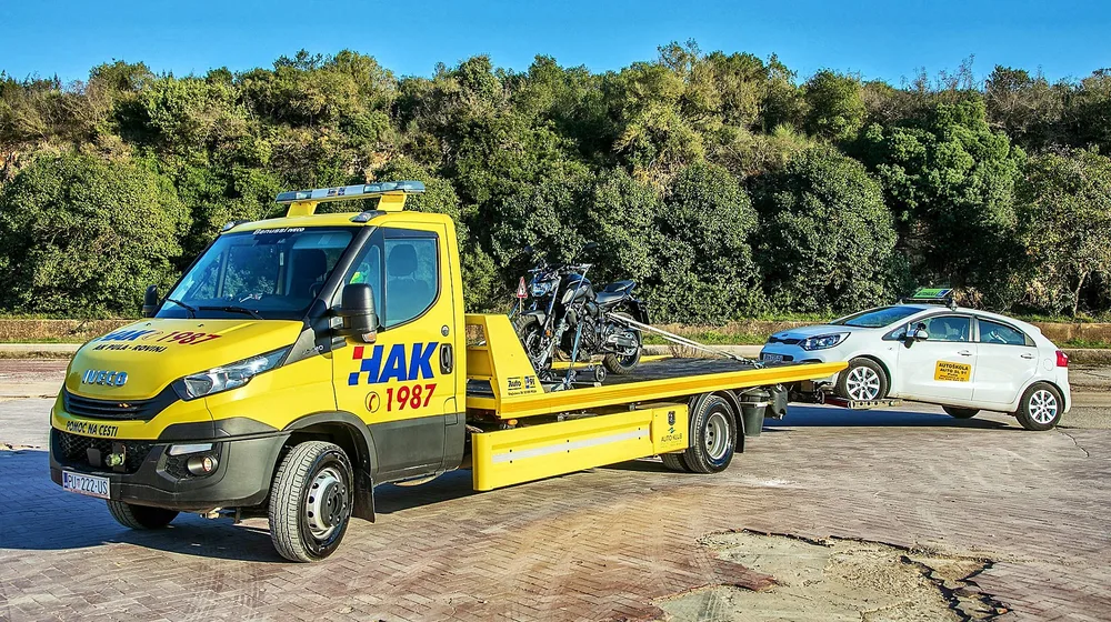 Vučno vozilo Auto SL 91 – HAK pomoć na cesti